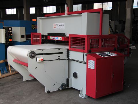 小型皮帶送料裁斷機